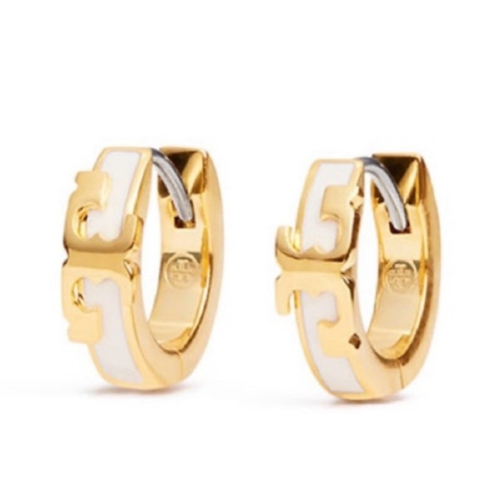 SERIF-T ENAMELED HUGGIE HOOP EARRING